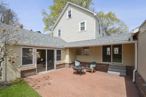 7 River Street Wolfeboro NH 03894