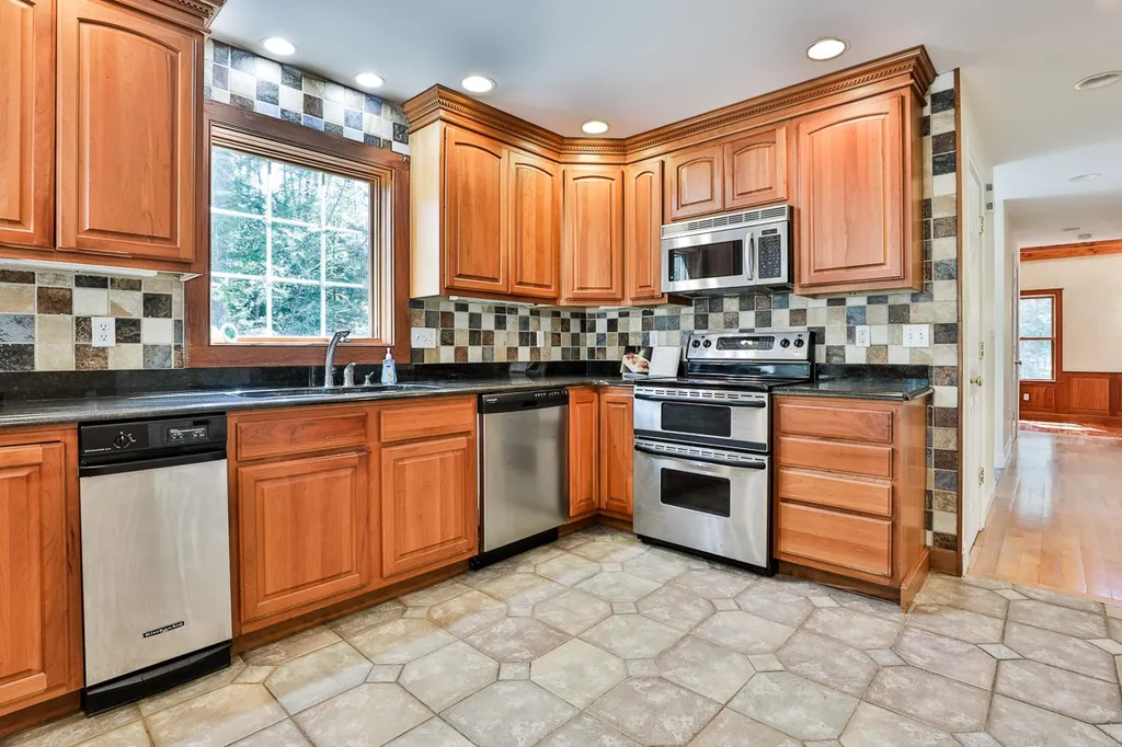 59 Odell Road Sandown NH 03873