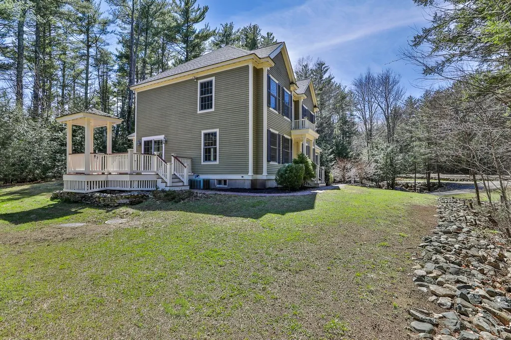 59 Odell Road Sandown NH 03873