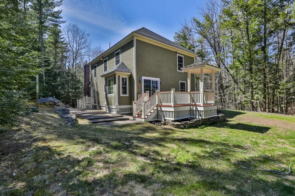 59 Odell Road Sandown NH 03873