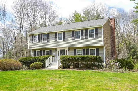 18 Hickory Road Hampstead NH 03841