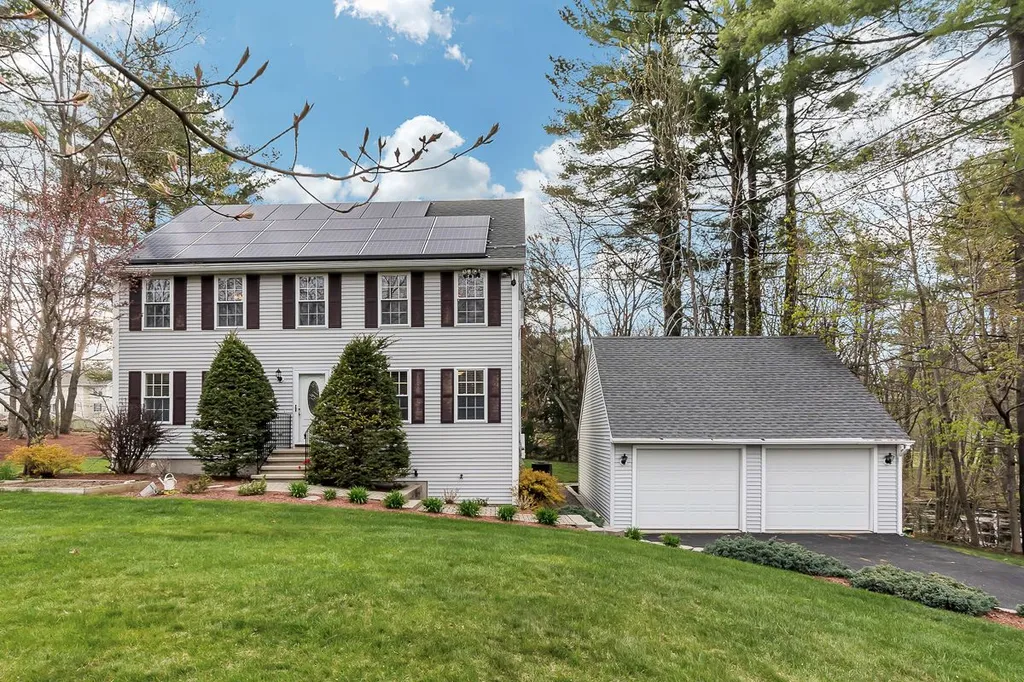 3 Kendall Pond Road Derry NH 03038