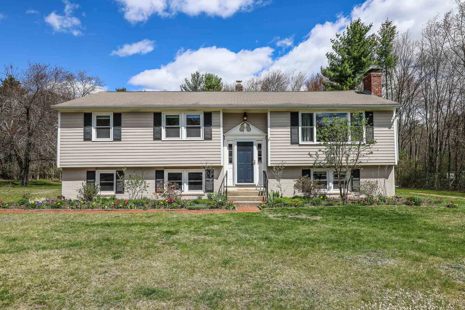 92 Smith Road Bedford NH 03110