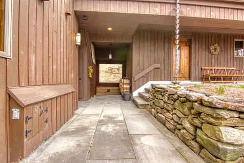 391 Falcon Loop East Rochester VT 05767