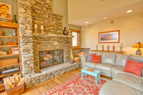 391 Falcon Loop East Rochester VT 05767