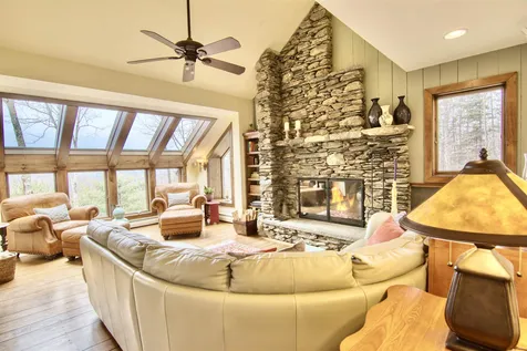 391 Falcon Loop East Rochester VT 05767