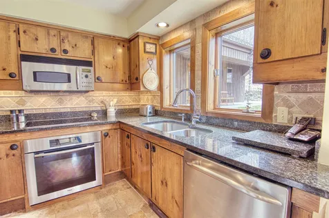 391 Falcon Loop East Rochester VT 05767