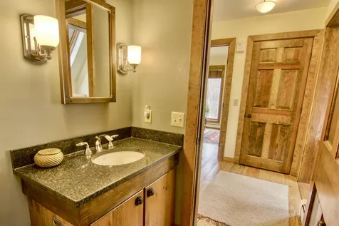 391 Falcon Loop East Rochester VT 05767