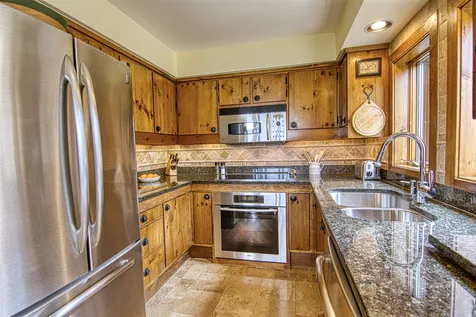 391 Falcon Loop East Rochester VT 05767