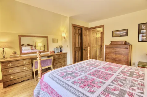 391 Falcon Loop East Rochester VT 05767