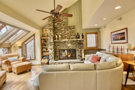 391 Falcon Loop East Rochester VT 05767