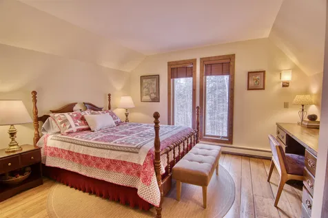 391 Falcon Loop East Rochester VT 05767