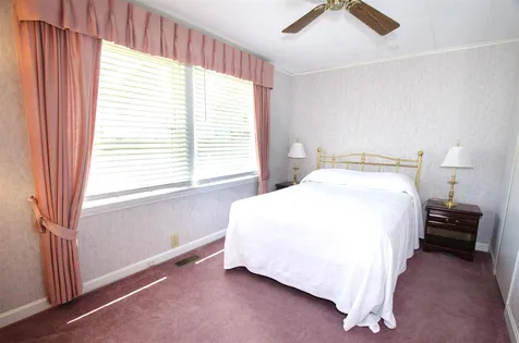 33 Oak Hill Drive Hampstead NH 03841-2296