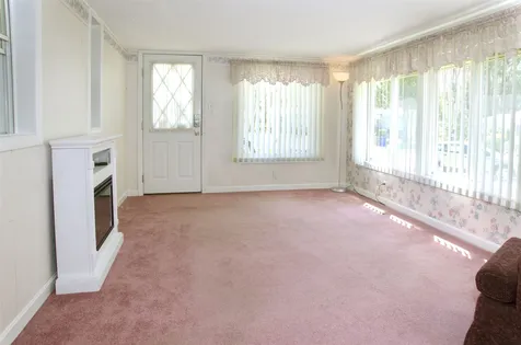 33 Oak Hill Drive Hampstead NH 03841-2296
