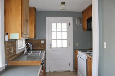 27 Litchfield Street Springfield VT 05156