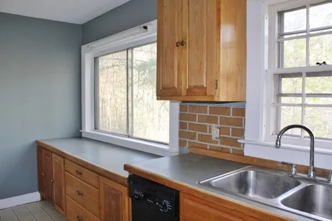 27 Litchfield Street Springfield VT 05156
