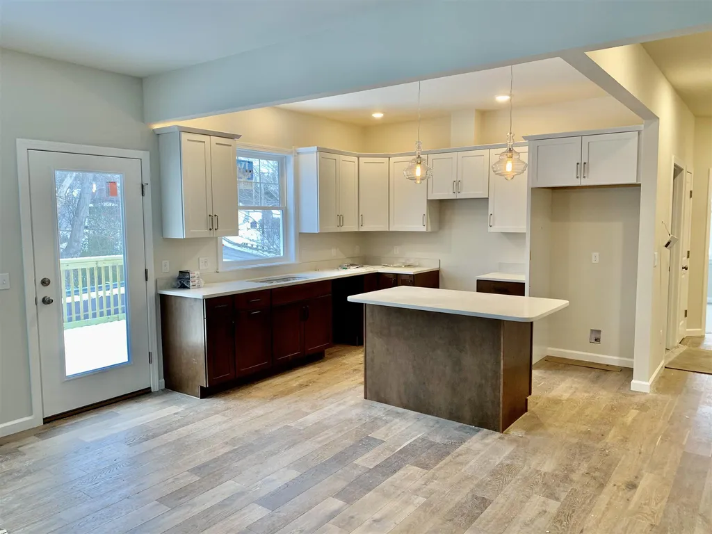 16 Irish Hill Road Shelburne VT 05482