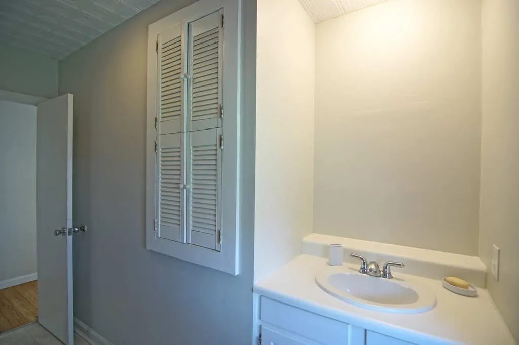 924 Woodbury Avenue Portsmouth NH 03801