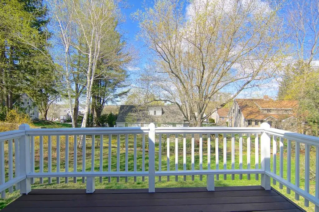 924 Woodbury Avenue Portsmouth NH 03801