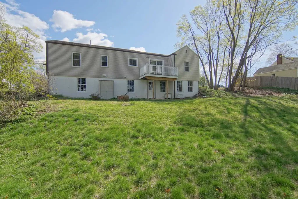 924 Woodbury Avenue Portsmouth NH 03801