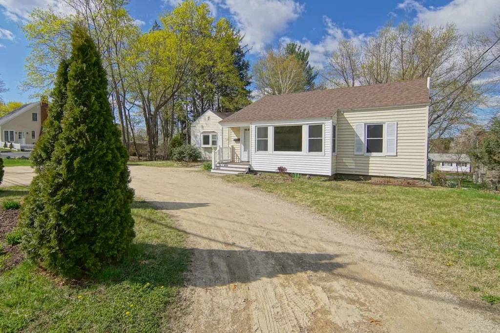 924 Woodbury Avenue Portsmouth NH 03801