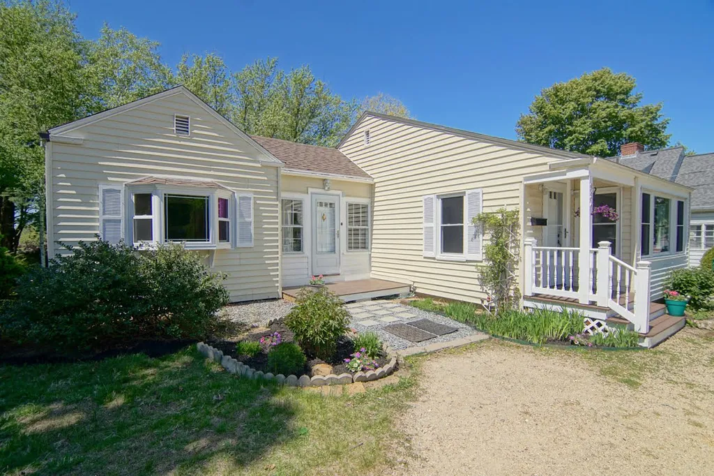 924 Woodbury Avenue Portsmouth NH 03801