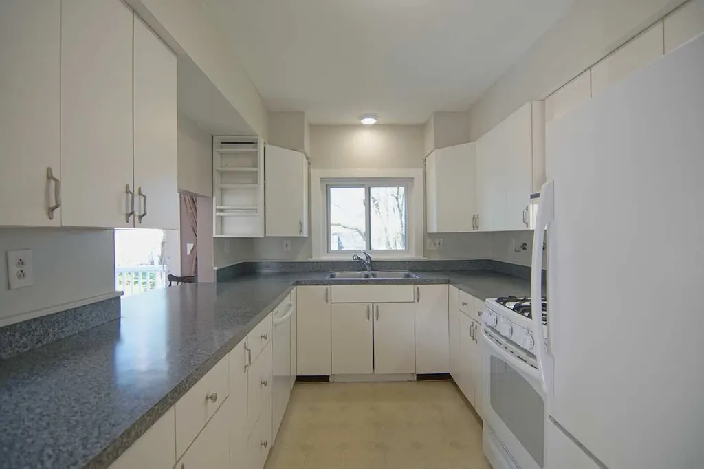 924 Woodbury Avenue Portsmouth NH 03801