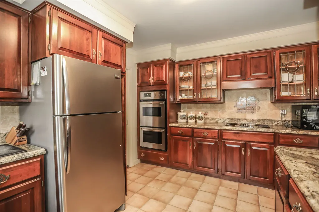 15 Chandler Road Bedford NH 03110