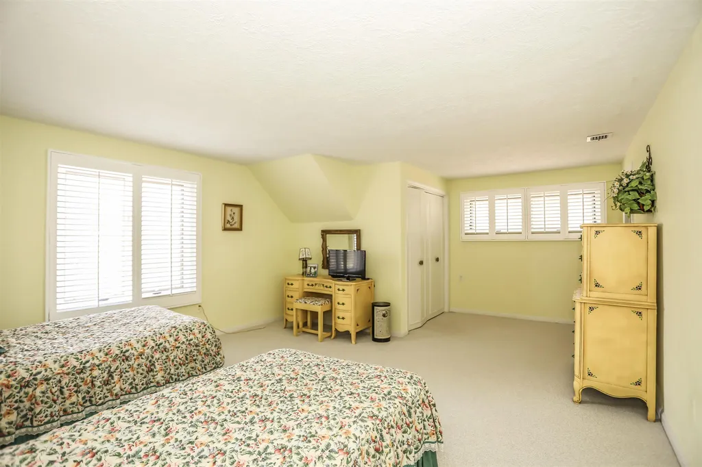 15 Chandler Road Bedford NH 03110