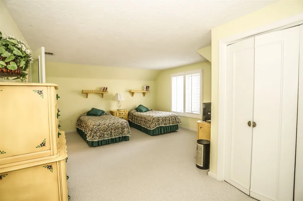 15 Chandler Road Bedford NH 03110