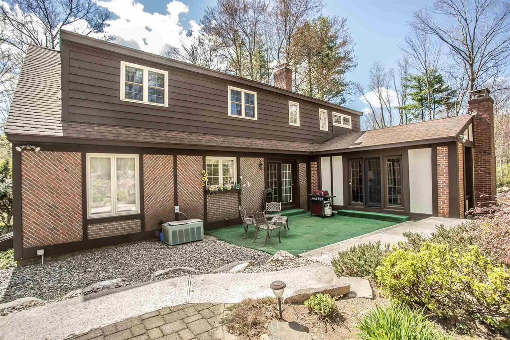 15 Chandler Road Bedford NH 03110