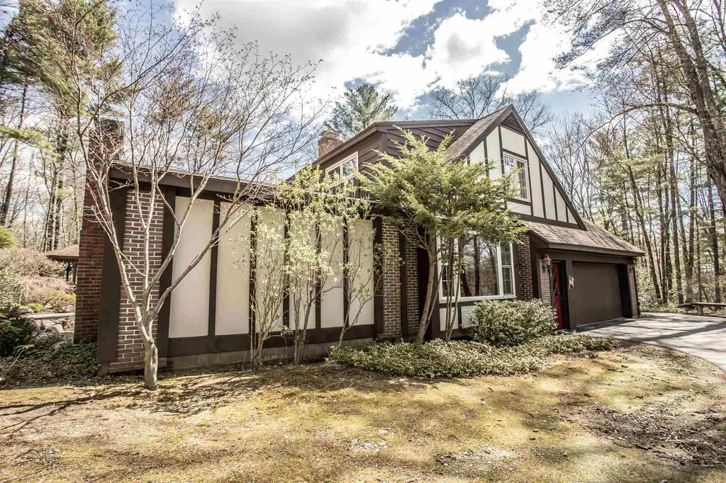 15 Chandler Road Bedford NH 03110