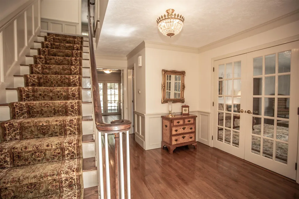 15 Chandler Road Bedford NH 03110