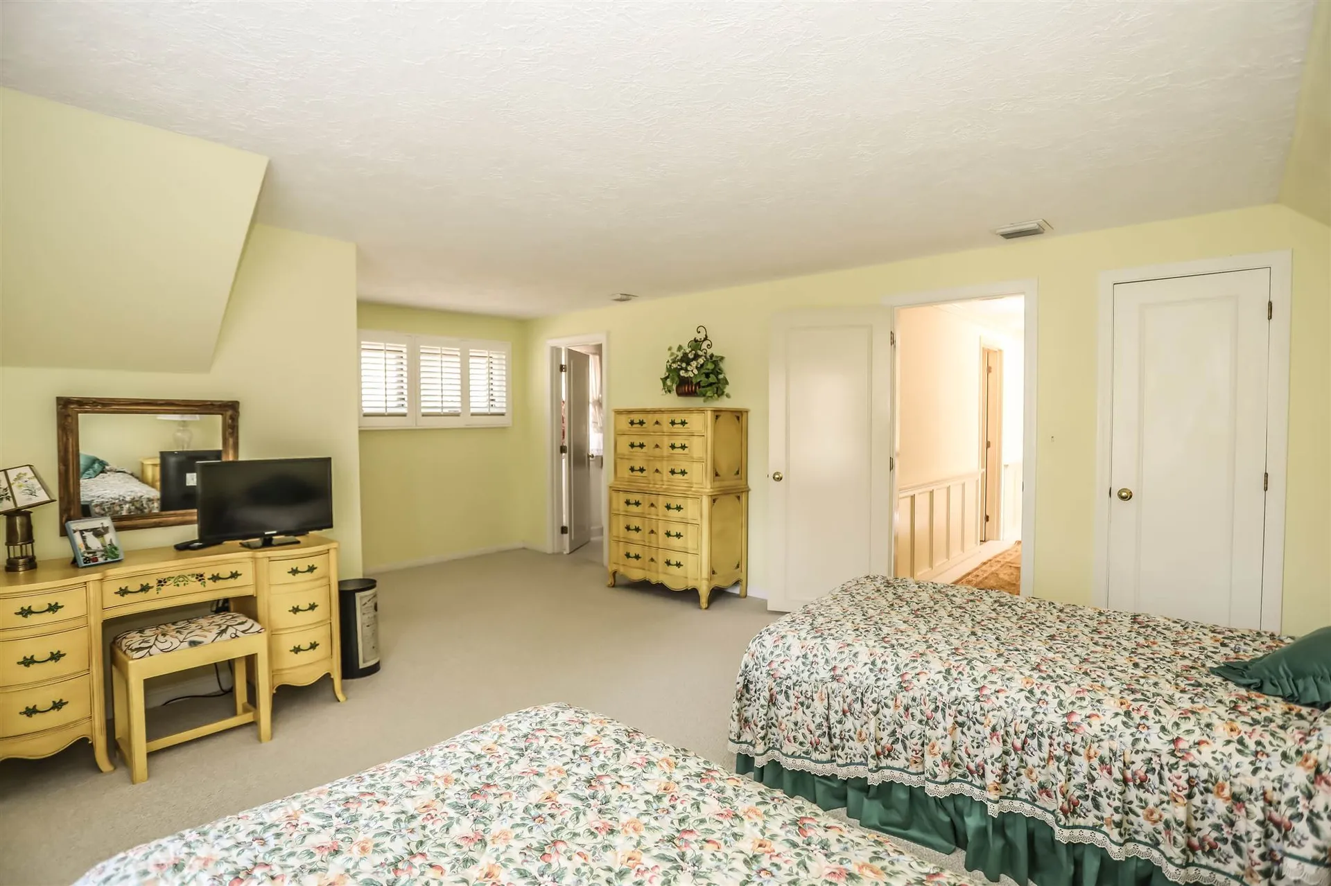 15 Chandler Road Bedford NH 03110