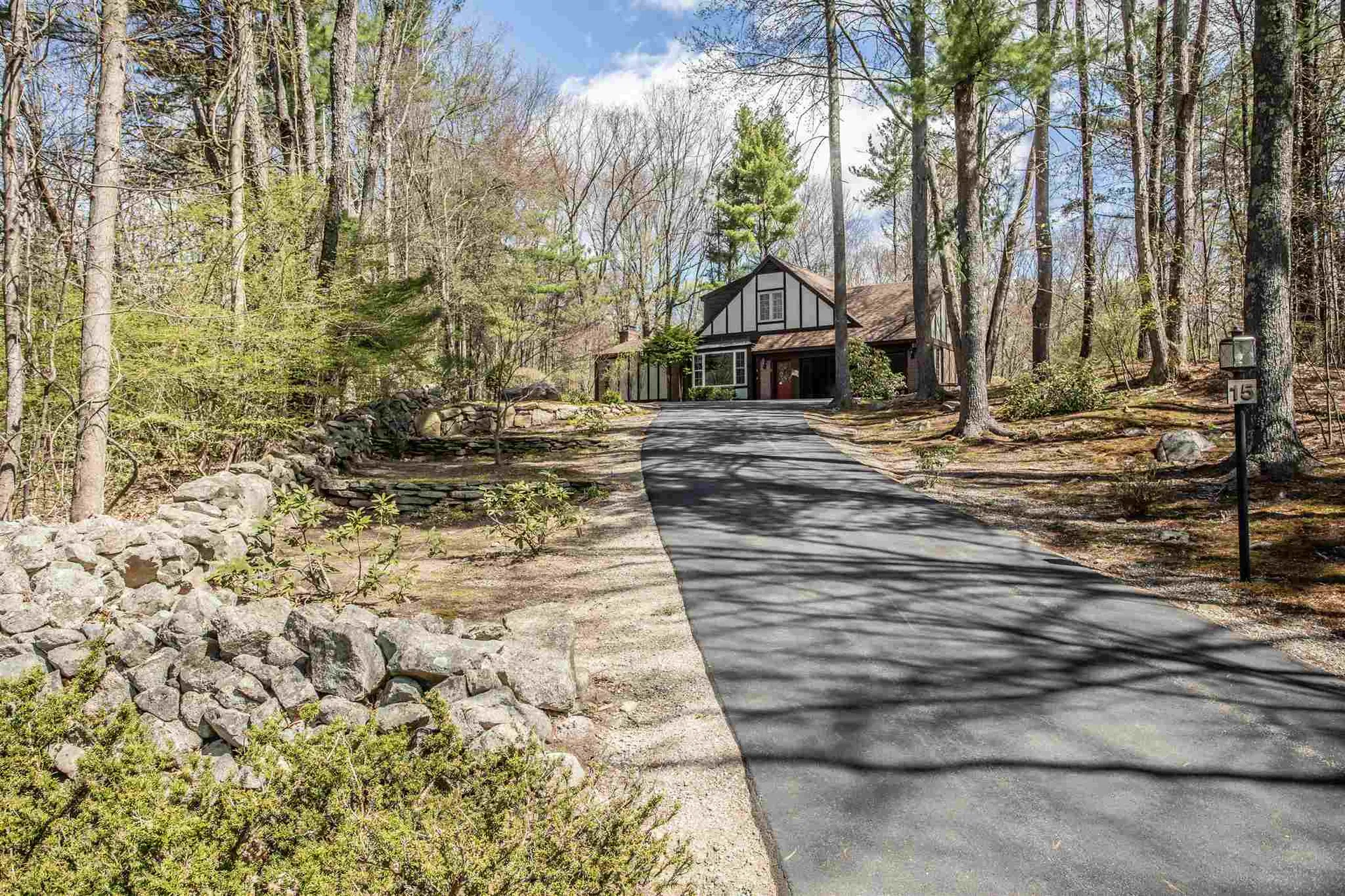 15 Chandler Road Bedford NH 03110