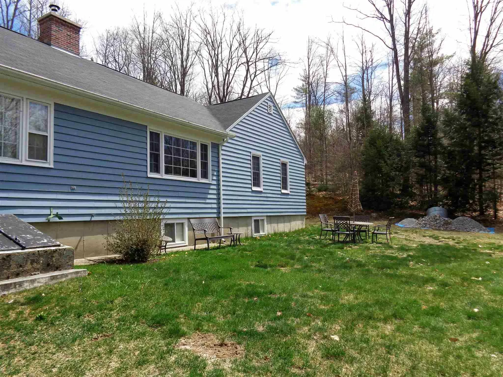 12 Searle Hill Road Danbury NH 03230