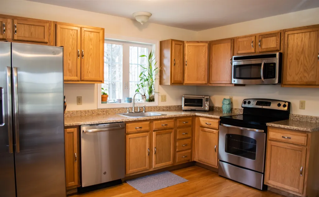 13 Pinecrest Road Jaffrey NH 03452