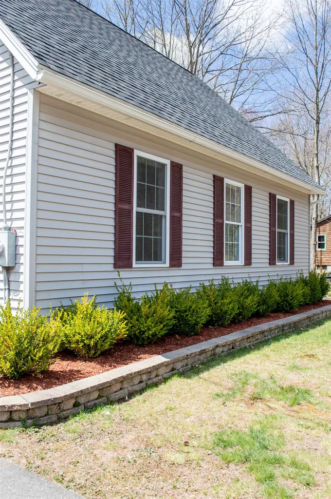 13 Pinecrest Road Jaffrey NH 03452