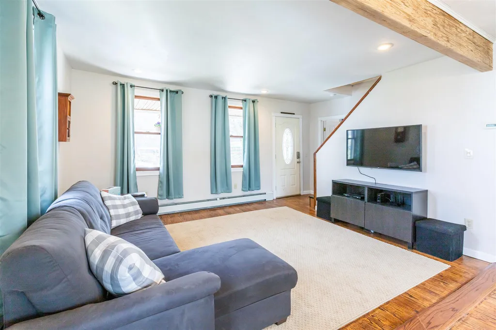 12 Middle Street Newport NH 03773