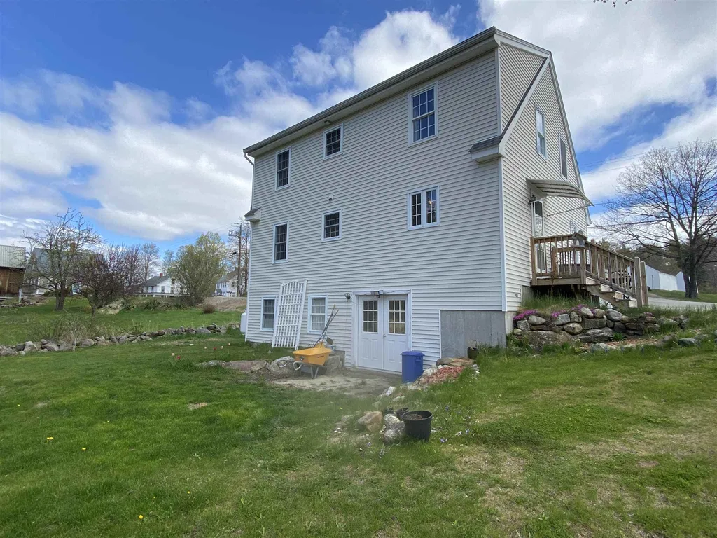 15 N Stark Highway Weare NH 03281