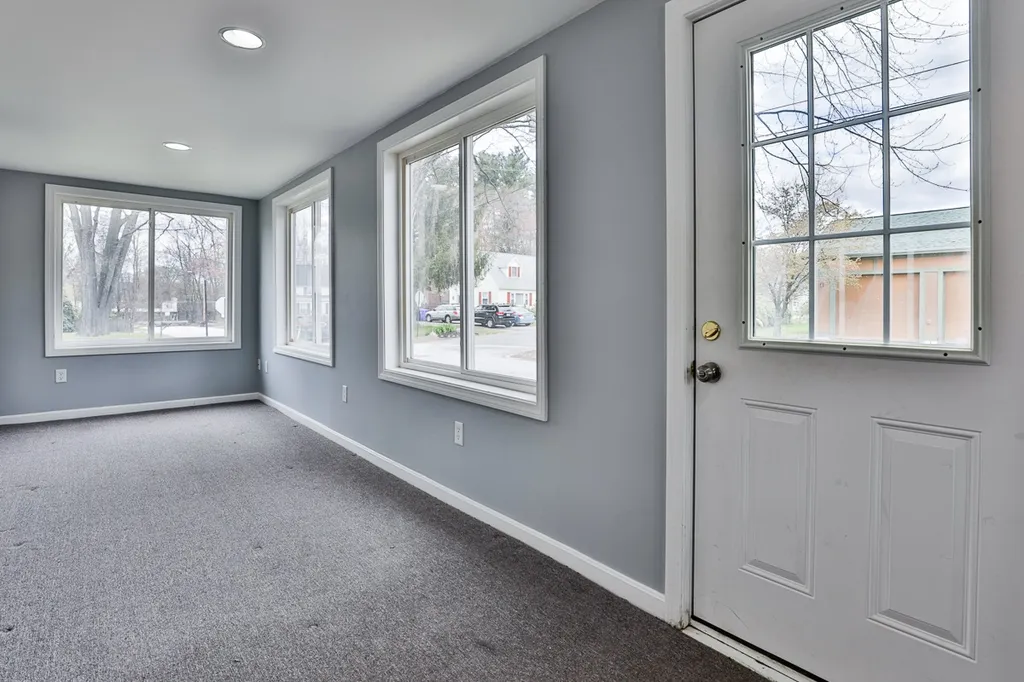 138 Woodland Avenue Manchester NH 03109