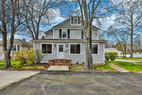 138 Woodland Avenue Manchester NH 03109