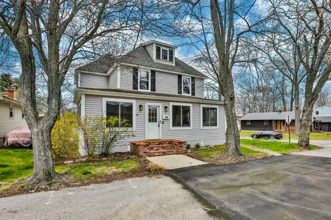 138 Woodland Avenue Manchester NH 03109