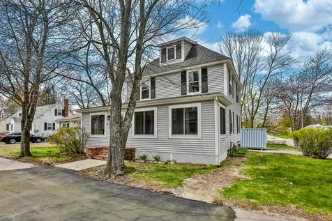 138 Woodland Avenue Manchester NH 03109