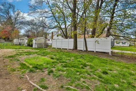 138 Woodland Avenue Manchester NH 03109