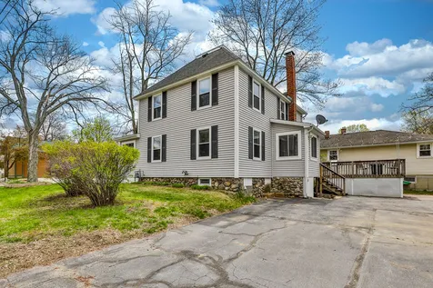 138 Woodland Avenue Manchester NH 03109
