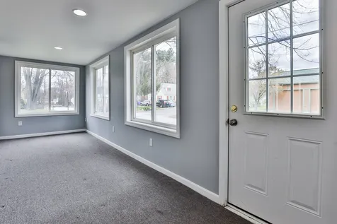 138 Woodland Avenue Manchester NH 03109
