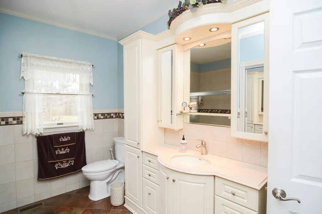 142 Lowell Road Salem NH 03079