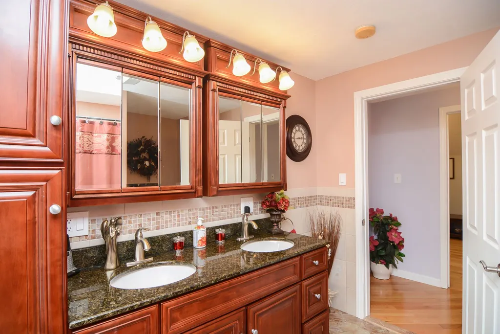 142 Lowell Road Salem NH 03079