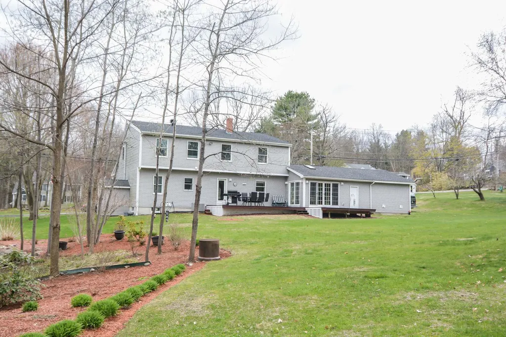 142 Lowell Road Salem NH 03079
